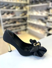 Siyah Gold Toka Kırışık Kumaş Detay Sivri Burun Stiletto