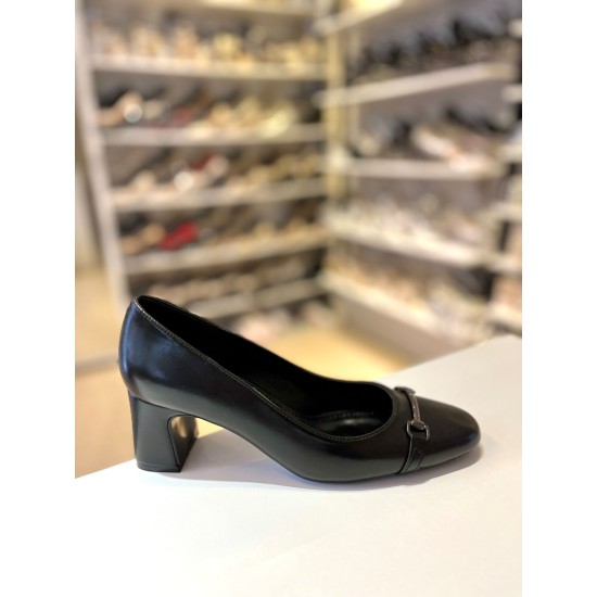 Siyah Kalın Kısa Topuk Gold Tokalı Oval Burun Stiletto