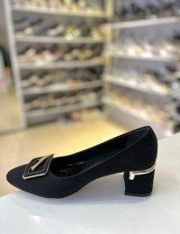 Siyah Kalın Kısa Topuk Mat Saten Gold Toka Stiletto