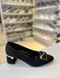 Siyah Kalın Kısa Topuk Mat Saten Gold Toka Stiletto