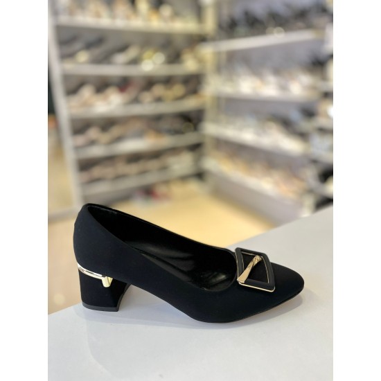 Siyah Kalın Kısa Topuk Mat Saten Gold Toka Stiletto