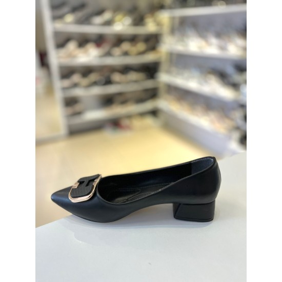 Siyah Kalın Kısa Topuk Sivri Burun H Tokalı Stiletto