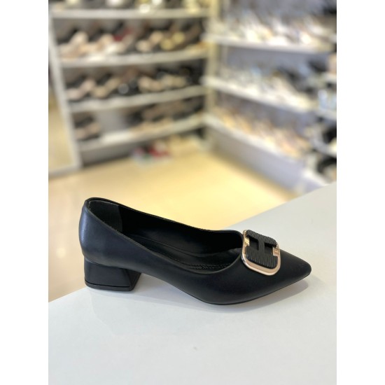 Siyah Kalın Kısa Topuk Sivri Burun H Tokalı Stiletto