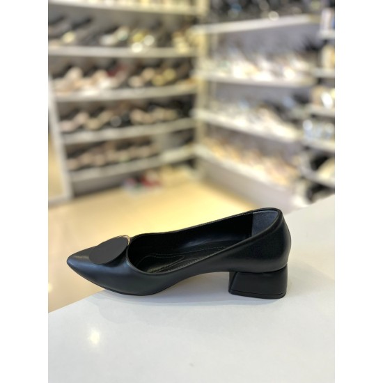 Siyah Kalın Kısa Topuk Yuvarlak Toka Stiletto