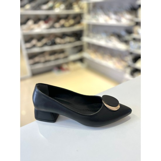 Siyah Kalın Kısa Topuk Yuvarlak Toka Stiletto