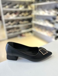 Siyah Kısa Kalın Topuk Gold Kare Toka Klasik Ayakkabı