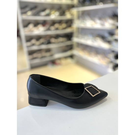 Siyah Kısa Kalın Topuk Gold Kare Toka Klasik Ayakkabı