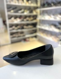 Siyah Kısa Kalın Topuk Gold Kare Toka Klasik Ayakkabı