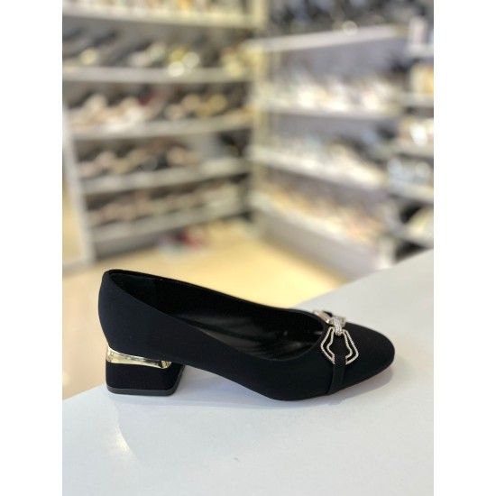 Siyah Mat Saten Gold Örümcek Tokalı Oval Burun Stiletto