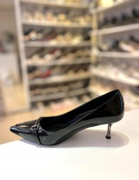 Siyah Metal Topuk Gold Toka Sivri Burun Stiletto