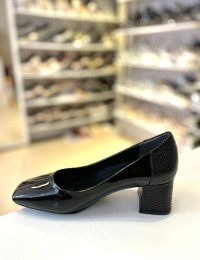 Siyah Rugan Mini Gümüş Taşlı Küt Burun Stiletto