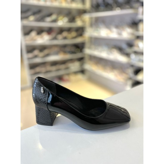 Siyah Rugan Mini Gümüş Taşlı Küt Burun Stiletto