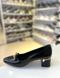 Siyah Rustik Doku Kalın Kısa Topuk Kurdele Toka Stiletto