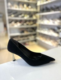 Siyah İpek Vakum Doku Ucu Taşlı Gold Topuk Stiletto